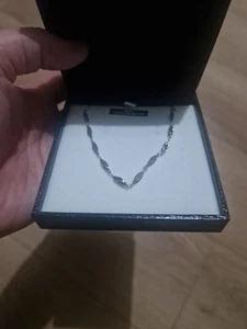 STERLING SILVER OVAL CROSS SHAPED TWIST & STRAIGHT LINK NECKLACE  - Picture 1 of 6