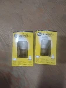 (2) GE Soft White Floodlight 65 Watt R30 Track & Recessed NEW - Picture 1 of 7