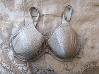 Usado en Excelente Condición Sujetador Ligeramente Forrado Bajo Alambre, Tostado, 38DD, Perfecto Estado  Foto 1 de 4