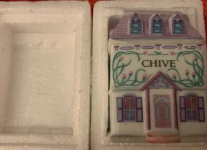 Vintage Lenox The Spice Village CHIVE Fine Porcelain House Jar 1989 Brand New - Picture 1 of 2