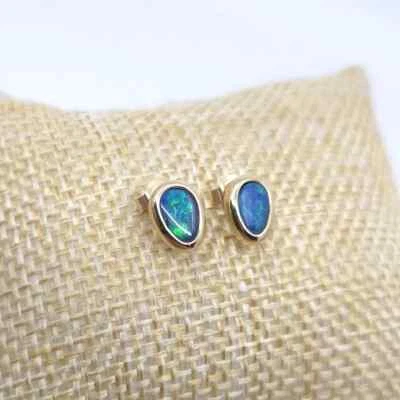 Pendientes de ópalo de roca doble natural australiano de oro macizo de 14 k 6,5 x 8,7 mm Foto 1 de 4