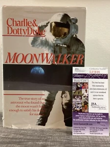 (SSG) CHARLIE DUKE NASA Apollo Astronaut Signed 1990 Book "Moonwalker" - JSA COA - Picture 1 of 12