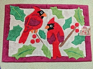 St Nicholas Square Cardinal & Holly Accent Rug Red Bird 20x30 Bath Mat NWT - Picture 1 of 7