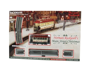 Bachmann On-30 Norman Rockwall's Main Street Christmas Streetcar Set 25100 New - Picture 1 of 2
