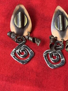 COPPER & SILVER TONE EARRINGS (MISSING BACKERS) (m) - Picture 1 of 6