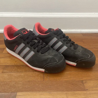 Adidas Samoa G67460 Mujer Talla 9.5 Negro Gamuza y Borde Rosa Caliente 3 Rayas Foto 1 de 4