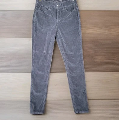 Calça SEVEN7 Feminina 4 Veludo Cinza Sem Barriga Cintura Alta Bolsos Magros Uso Casual - Imagem 1 de 4