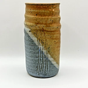 Studiokeramik signierte Keramik Vase Becher 6" 13oz verbeulter Fingerhalter - Bild 1 von 9