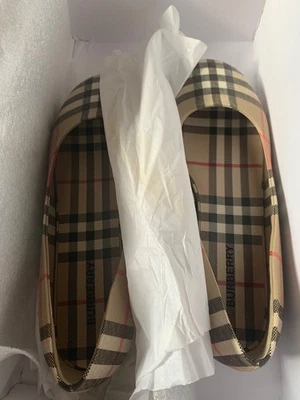 Sapato plano de balé feminino Burberry *BOM ESTADO* TAMANHO EU 37,5 EUA 7/7,5 - Imagem 1 de 3