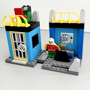 Lego DC Comics Batman Batcave Robin Retired Set Rare Classic Minifigure Vintage - Picture 1 of 9