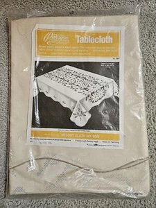 Kit de mantel bordado estampado paragon Needlecraft 59x90 melodía oblonga 0902 - Imagen 1 de 7