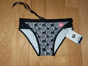 Arena Men's Crazy Pop Skulls Swim Briefs Size 26 or 28 - Picture 1 of 8