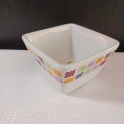 Pampered Chef Simple Additions Bowl 4.5" Square At The Top - Image 1 of 3