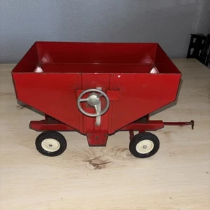 Vintage ERTL Case Gravity Feed Wagon, 1:16 Scale, Tin, 1960’s Red Working - Picture 1 of 19