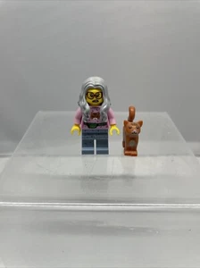 The LEGO Movie Series 1 Mrs. Scratchen-Post Collectible Minifigure (71004) CMF - Picture 1 of 4