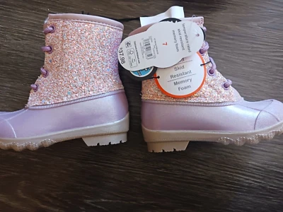 Botas de pato brillante Wonder Nation para niñas pequeñas talla 7 Foto 1 de 4