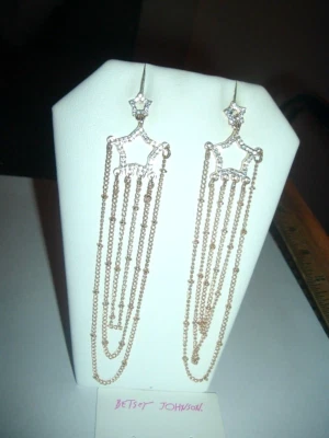 水晶星星多个长悬垂金链贝西·约翰逊穿孔耳环 — 第 1/4 张图片