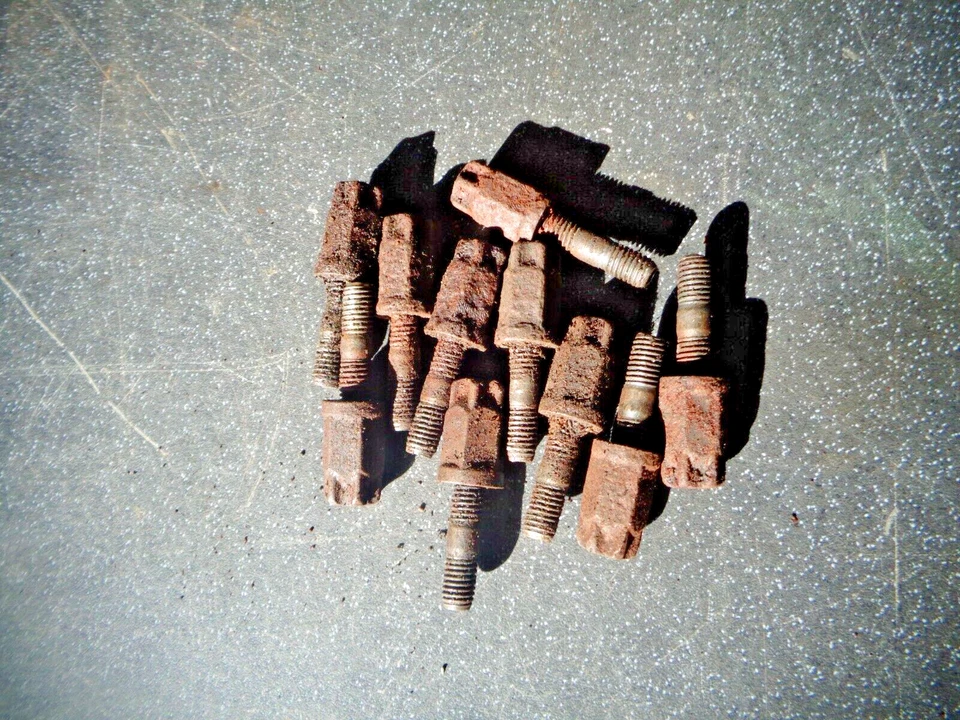 ASTRA MK5 VXR Z20LEH 10x GENUINE GM TURBO MANIFOLD STUDS & NUT SET — 第 1/1 张图片