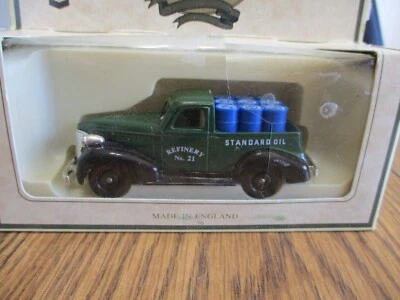 LLEDO 1939 CHEVOLET PICKUP TRUCK RPM MOTOR OIL - Image 1 of 4