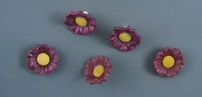 POPPY FLOWER - SMALL CLOTHING BUTTON - SET OF 5 - Image 1 of 3