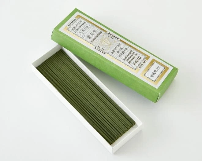 Bastoncini di incenso giapponese alta classe SENKO SAGANONOTAKE Kyoto Kungyokudo - Immagine 1 di 1