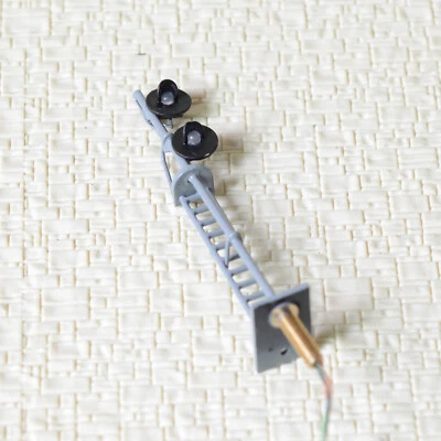 1 x HO scale searchlight block signal model train 2 color LED Red/Green #G2+2 - Image 1 of 4