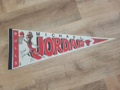 MINT Rare Vintage 80s MICHAEL JORDAN Caricature CHI BULLS pennant SALEM Printing Cover