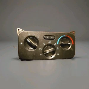 2005 Jeep Liberty CLIMATE CONTROL UNIT Temp Heat A/C AC Rear Defrost OEM/4screws - Picture 1 of 12