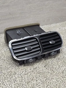 🐸 NICE 11-20 DODGE JOURNEY CENTER VENT DASH TRIM PANEL RADIO BEZEL VENTS 12 13  - Foto 1 di 10