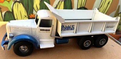 Camión de volteo Smith-Miller L Mack Blue Diamond original - Mira para creer el estado Foto 1 de 4