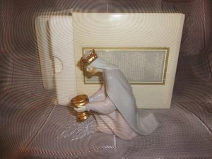 Avon Bethlehem Nativity Collectibles Figurine - Picture 1 of 6