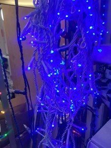 Luces LED azules ultra brillantes para interiores/exterior de 5 m sobre blanco flexible - Imagen 1 de 3