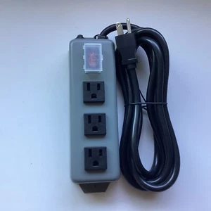 Tripp Lite Waber Striscia di Alimentazione Industriale 3 Uscite, Cavo 9', 15 Ampere, Metallo, 3SP9 - Foto 1 di 2