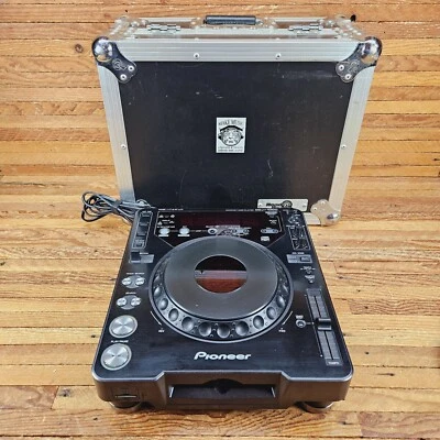 Pioneer CDJ-1000 Professional CD MP3 DJ Turntable Digital With Case Parts Only - Image 1 of 4