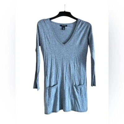 Vestido Suéter Casa Blanca Mercado Negro Cuello en V Túnica Gris Bolsillos Talla Pequeña Foto 1 de 4
