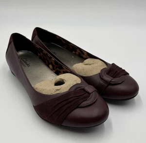 Clarks Bendables 63043 Cuero Gamuza Pisos Mujer Talla 9 Mediano Vino Punta Redonda - Imagen 1 de 10