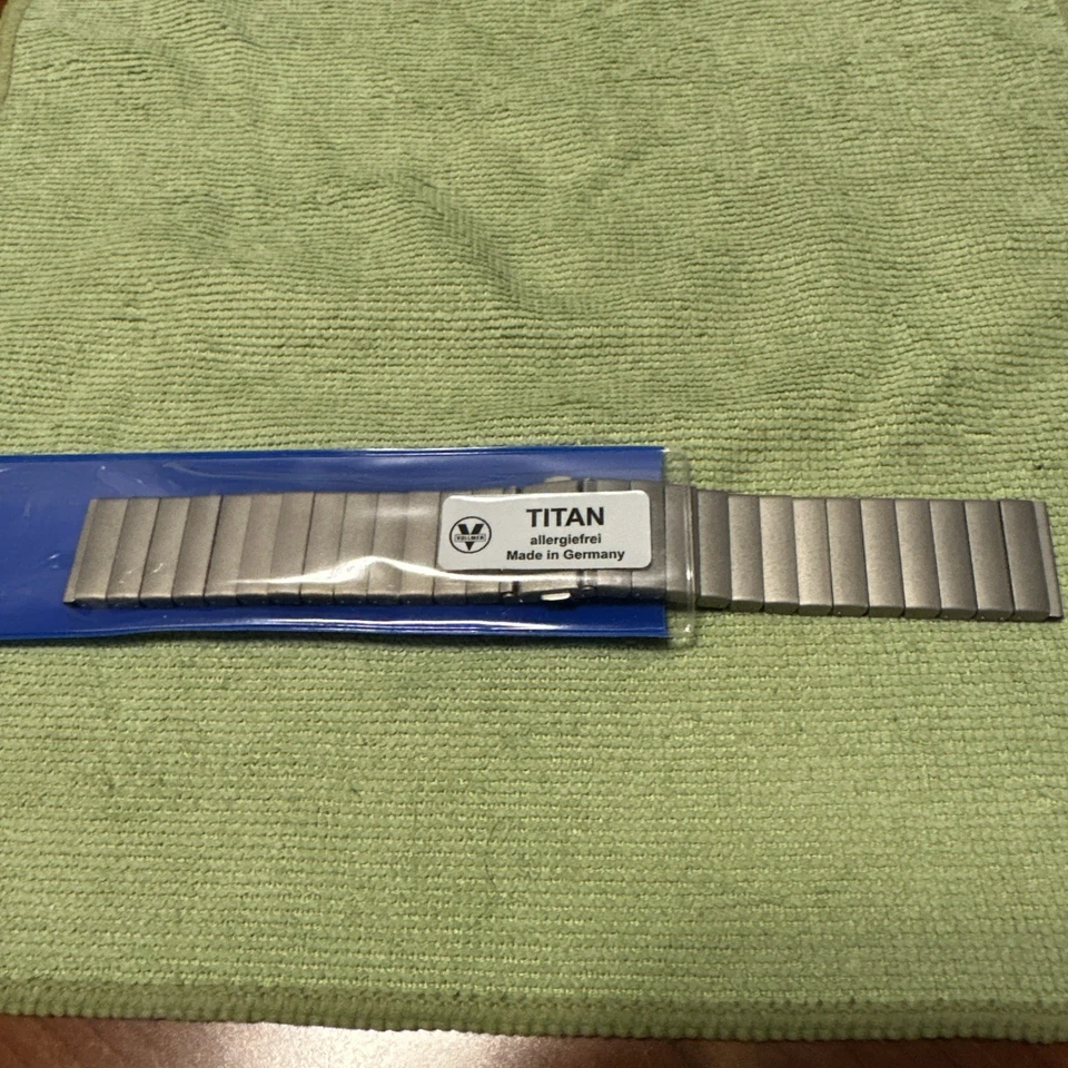 Pulseira de relógio Vollmer titânio titânio 20 mm largura do lugar - 7 polegadas de comprimento - Imagem 1 de 4