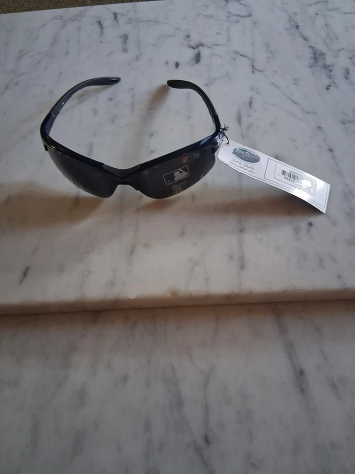 Gafas de sol New York Yankees modelo MLBP 2009 estilo envolvente azul marino, buen estado Foto 1 de 4