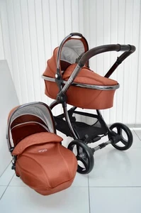EGG 2 PAPRIKA PRAM & CARRYCOT BUNDLE - Picture 1 of 14