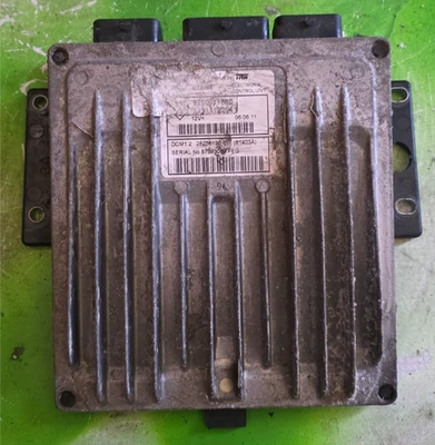 Modulo comando motore Renault Kangoo 2008-12 ECU 8200911560 / 8200909666 - Immagine 1 di 3
