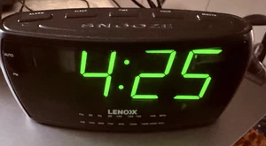 LENOXX CR85 Alarm Clock AM/FM Radio 1.8" Large Display Clock Radio Green LED - Picture 1 of 7