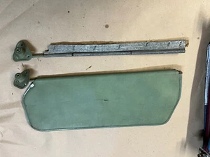 73-87 1973-1987 Chevy GMC Truck vinyl sunvisor/bracket Sun Visor OEM Green - Picture 1 of 4
