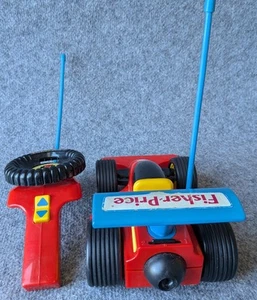 Fisher Price RC Ferngesteuertes Formel 1 Auto 2827 Klassiker aus den 90ern - Bild 1 von 8