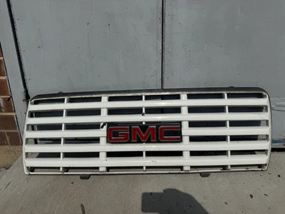 GMC Topkick C5500/C6500 2004 2005 parrilla delantera blanca 04 05 Foto 1 de 4