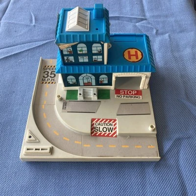 Police Corner #5 Micro Machines Hiways & Byways Playset 1991 Incomplete - Image 1 of 4