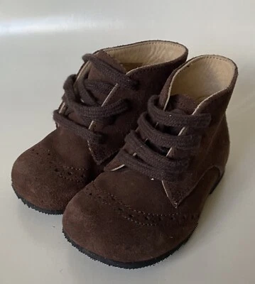 Zapatos inteligentes de gamuza marrón Start Rite para bebé con cordones Reino Unido 2 Foto 1 de 4