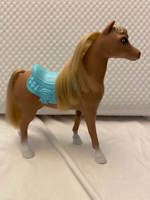 Barbie Caballo Mattel 2012 bronceado, melena y cola rubia, silla azul muy buen estado Foto 1 de 4