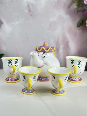 Juego de té Disney de 5 piezas “La Bella y la Bestia” Chip & Mrs. Potts tetera y tazas Foto 1 de 4