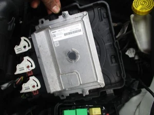 Peugeot 208 2012 1,2 gasolina ecu motor unidad módulo control 9805421980 - Imagen 1 de 5