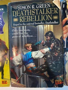 Lote Verde de Colección Libro de Bolsa Simon R #280 Deathstalker Rebellion Novela de Ciencia Ficha - Imagen 1 de 1